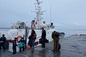 LSG “Puerto Natales” trasladó a Operativo Médico “Acrux” hasta Puerto Edén LSG “Puerto Natales” trasladó a Operativo Médico “Acrux” hasta Puerto Edén