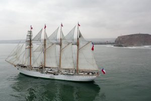 La "Esmeralda" realizó recalada operativa en Arica La "Esmeralda" realizó recalada operativa en Arica
