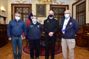 Armada firmó acuerdo de cooperación con el Cuerpo de Bomberos de Valparaíso