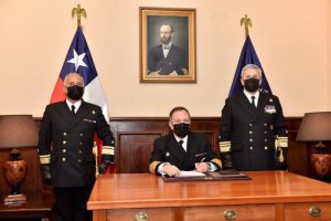 Contraalmirante Leonardo Quijarro asumió como Director General de los Servicios de la Armada