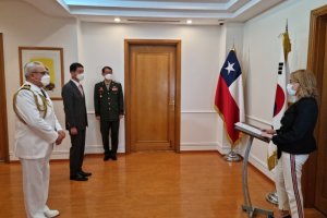 Condecoración "Orden al Mérito Naval" fue otorgada a Teniente Coronel de la Armada coreana