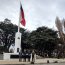 Izamiento del Pabellón Nacional en plaza de armas de Punta Arenas