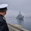 Tres miembros de la dotación de la fragata Blanco son reconocidos por el Comandante en Jefe de la Escuadra.