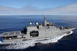 OPV “Comandante Toro” cumple 12 años resguardando los 27 millones de km² del área de responsabilidad de búsqueda y rescate de Chile