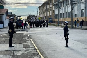 Tercera Zona Naval realizó desfile dominical en plaza Arturo Prat