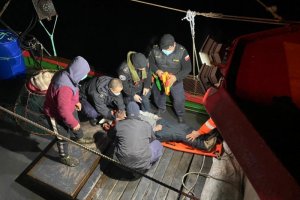 Armada de Chile efectuó operativo de Evacuación Médica de tripulante pesquero desde Puerto Harris Armada de Chile efectuó operativo de Evacuación Médica de tripulante pesquero desde Puerto Harris