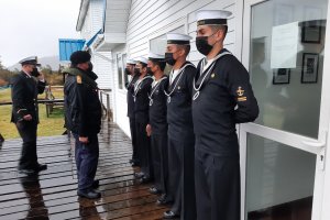 Comandante en Jefe de la Tercera Zona Naval revistó Capitanía de Puerto de Puerto Edén