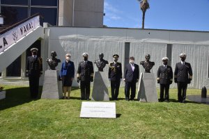 Escuela Naval realizó ceremonia de develamiento de bustos de los “Grandes Héroes Navales de la Historia Mundial”