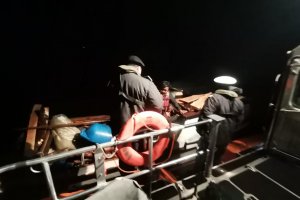 Capitanía de Puerto de Quellón rescató a dos tripulantes en Canal Laitec Capitanía de Puerto de Quellón rescató a dos tripulantes en Canal Laitec