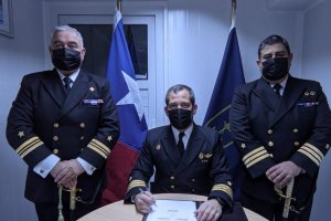 Ceremonia Cambio de Mando de la Gobernación Marítima Antártica Chilena y Capitanía de Puerto de Bahía Fildes