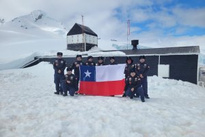 Armada de Chile activa Capitanía de Puerto de Bahía Paraíso en el Territorio Chileno Antártico Armada de Chile activa Capitanía de Puerto de Bahía Paraíso en el Territorio Chileno Antártico
