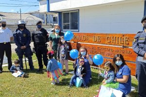 Alumnos del jardín infantil “Pescadores de Sueños” visitaron a la dotación de la Capitanía de Puerto de Lebu Alumnos del jardín infantil “Pescadores de Sueños” visitaron a la dotación de la Capitanía de Puerto de Lebu