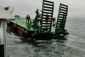 Autoridad Marítima de Talcahuano rescató a kayakistas en la bahía de Concepción Autoridad Marítima de Talcahuano rescató a kayakistas en la bahía de Concepción