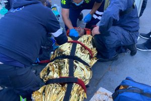 Personal del PMD-74 “Cirujano Videla” rescató a hombre en peligro de inmersión en Canal Tenglo Personal del PMD-74 “Cirujano Videla” rescató a hombre en peligro de inmersión en Canal Tenglo