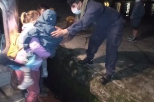 Armada apoyó evacuación médica de urgencia para niño de cuatro años desde Isla Cailín 