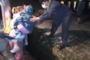 Armada apoyó evacuación médica de urgencia para niño de cuatro años desde Isla Cailín Armada apoyó evacuación médica de urgencia para niño de cuatro años desde Isla Cailín