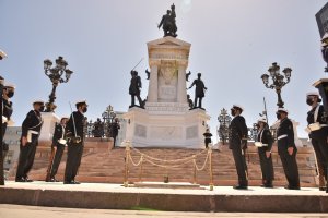 Armada efectúa relevo de la Guardia de Honor en el Monumento a la Marina Nacional Armada efectúa relevo de la Guardia de Honor en el Monumento a la Marina Nacional
