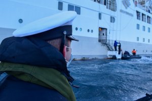 Gobernación Marítima Antártica Chilena apoyó evacuación médica de pasajera accidentada en crucero