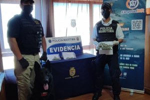 Policía Marítima de Ancud incautó 100 grs de marihuana en de control de ley de 20.000 en rampa de conectividad de Chacao Policía Marítima de Ancud incautó 100 grs de marihuana en de control de ley de 20.000 en rampa de conectividad de Chacao