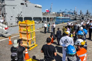 Ministerio de las Culturas y Armada de Chile encabezan embarque del Moai Tau en Valparaíso para su viaje a Rapa Nui Ministerio de las Culturas y Armada de Chile encabezan embarque del Moai Tau en Valparaíso para su viaje a Rapa Nui