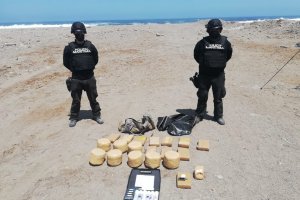 Encuentran más de 20 kilos de droga en las cercanías de la desembocadura del río Loa Encuentran más de 20 kilos de droga en las cercanías de la desembocadura del río Loa