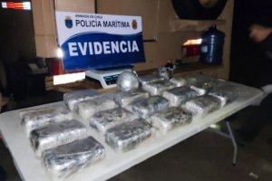 Policía Marítima de Patache realiza procedimientos por droga en las cercanías de la avanzada aduanera “El Loa” Policía Marítima de Patache realiza procedimientos por droga en las cercanías de la avanzada aduanera “El Loa”