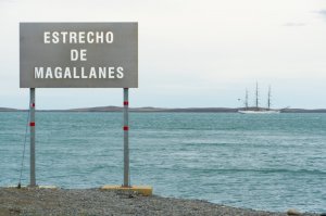 Unidades participantes en Velas Latinoamérica 2022 navegaron a través del Estrecho de Magallanes Unidades participantes en Velas Latinoamérica 2022 navegaron a través del Estrecho de Magallanes