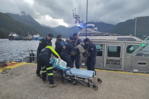 Autoridad Marítima de Puerto de Chacabuco apoyó evacuación médica de urgencia