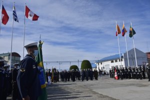 Dotaciones participantes de “Velas Latinoamérica 2022” realizaron desfile en Punta Arenas Dotaciones participantes de “Velas Latinoamérica 2022” realizaron desfile en Punta Arenas