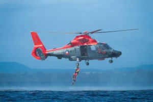 Grupo Aeronaval Puerto Montt efectuó entrenamiento de búsqueda y rescate en el lago Llanquihue Grupo Aeronaval Puerto Montt efectuó entrenamiento de búsqueda y rescate en el lago Llanquihue