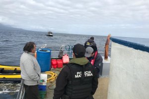 En Chiloé Autoridad Marítima junto a Sernapesca incautan más de 15 toneladas de recursos de mar por infracción a la Ley de Pesca En Chiloé Autoridad Marítima junto a Sernapesca incautan más de 15 toneladas de recursos de mar por infracción a la Ley de Pesca