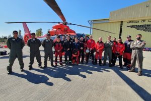 Dotación del Grupo Aeronaval de Talcahuano realizó entrenamiento con Bomberos de Concepción, Tomé y Talcahuano