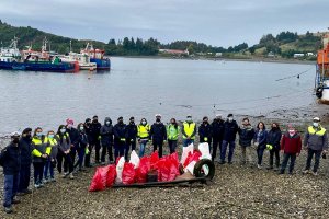 En cuarta campaña de limpieza de playas del Plan Tenglo se reúnen más de mil kilos de basura en Villa Marina