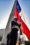 Armada de Chile realizó izamiento de la “Gran Bandera del Bicentenario” en plaza de la Ciudadanía de Santiago