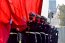 Armada de Chile realizó izamiento de la “Gran Bandera del Bicentenario” en plaza de la Ciudadanía de Santiago