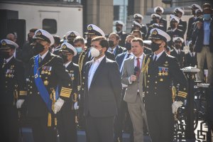Más de 2300 efectivos de las Fuerzas Armadas y de Orden y Seguridad rindieron honores a los Héroes de Iquique y Punta Gruesa en Valparaíso