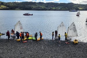 Ochenta alumnos participaron en clínica de vela realizada en Chiloé