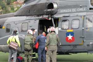 Armada apoyó aeroevacuación médica de dos personas en Archipiélago Juan Fernández 