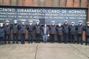 Servidores navales visitaron Centro Subantártico “Cabo de Hornos”