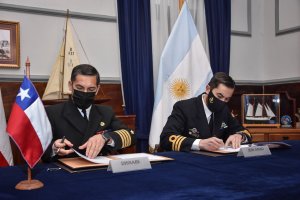 Armadas de Chile y Argentina firman acta que planifica próxima versión de ejercicio conjunto “Viekaren”