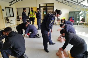 Dotaciones de la Gobernación Marítima y Capitanía de Puerto de Valdivia participaron en curso de primeros auxilios