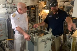 Comandante en Jefe de la Armada efectuó visitas profesionales durante su estadía en Estados Unidos