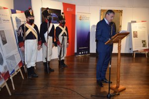 Muestra sobre la influencia francesa en Chile recala en el Museo Marítimo Nacional