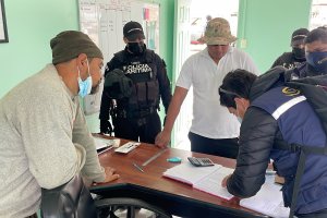 Cuarta Zona Naval y Sernapesca efectuaron operativo conjunto en Punta Cuevas Cuarta Zona Naval y Sernapesca efectuaron operativo conjunto en Punta Cuevas