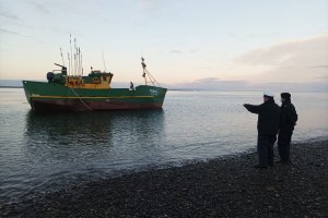 Personal de la Capitanía de Puerto de Maullín evacuó a tripulación de Lancha a Motor tras colisión con Motonave