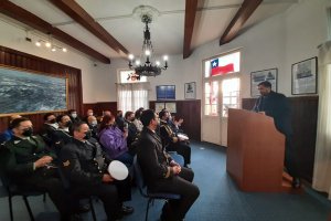 Museo Naval y Marítimo de Punta Arenas presenta libro “Historia de Faros y Algo Más” Museo Naval y Marítimo de Punta Arenas presenta libro “Historia de Faros y Algo Más”