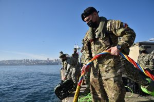 Especialistas de Buceo y Salvamento de la Armada de Chile y la US Navy intercambiaron experiencias en Valparaíso Especialistas de Buceo y Salvamento de la Armada de Chile y la US Navy intercambiaron experiencias en Valparaíso