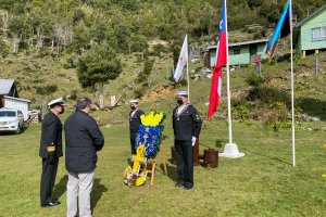 Quinta Zona Naval conmemoró 57 años del naufragio del Escampavía “Janequeo” Quinta Zona Naval conmemoró 57 años del naufragio del Escampavía “Janequeo”