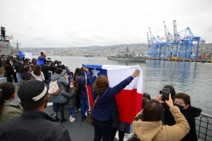 Fragata “Almirante Lynch” recala a Valparaíso tras exitosa participación en ejercicio RIMPAC