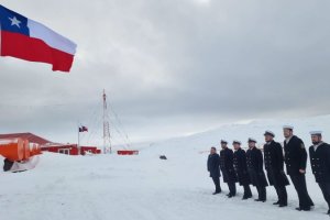 Base Naval "Arturo Prat" conmemoró el 106° Aniversario del Rescate de la Expedición de Ernest Shackleton Base Naval "Arturo Prat" conmemoró el 106° Aniversario del Rescate de la Expedición de Ernest Shackleton